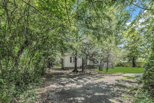 117 Glenwood Rd, Glenwood Landing, NY 11547 - view of yard