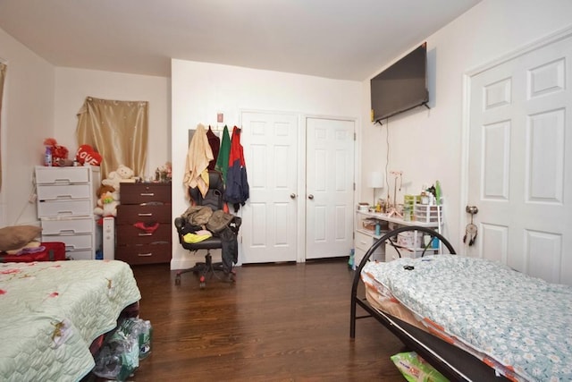 11 E Ave, Middletown, NY 10940 - bedroom featuring dark wood-type flooring