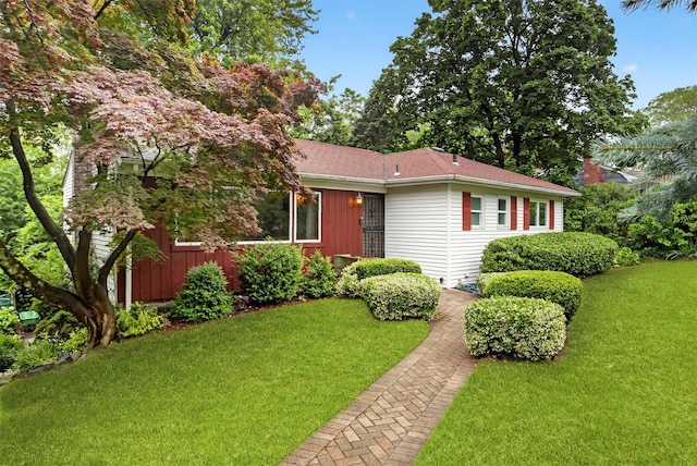25 Tappan Ter, Briarcliff Manor, NY 10510 - ranch-style home with a front lawn