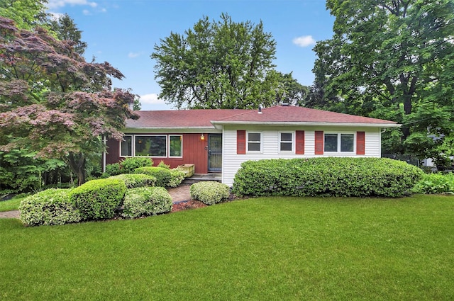25 Tappan Ter, Briarcliff Manor, NY 10510 - view of front of property with a front lawn
