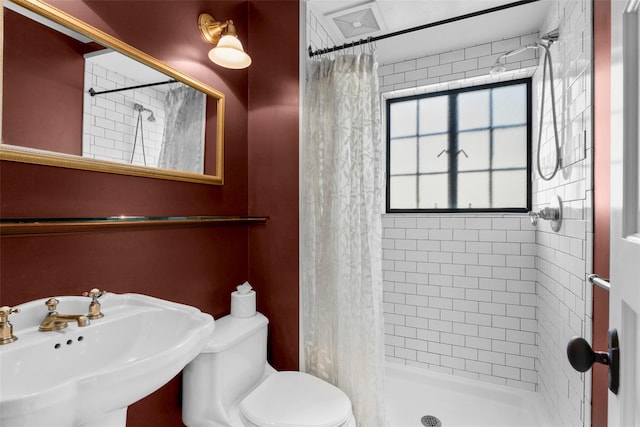 1 Highwood Way, Larchmont, NY 10538 - bathroom featuring a shower stall