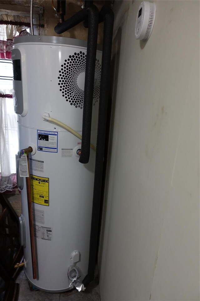 4120 Murdock Ave, Bronx, NY 10466 - utility room with water heater