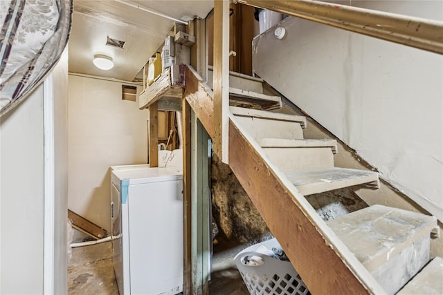 222 E 4th St, Mount Vernon, NY 10553 - stairway featuring washer / clothes dryer