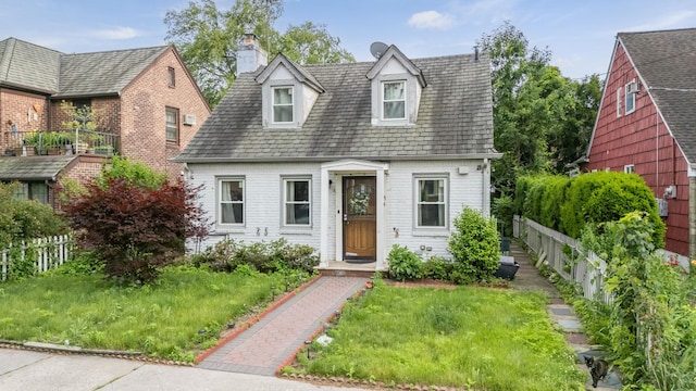 85-24 Eton St, Jamaica Estates, NY 11432 - photo 2