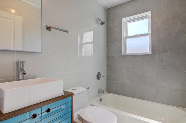 89-25 127th St, Richmond Hill, NY 11418 - full bath featuring bathtub / shower combination, vanity, and tile walls