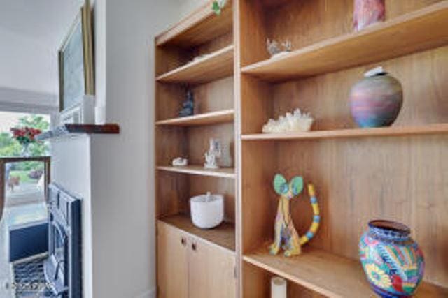 312 E Ann St, Milford, PA 18337 - detailed view of built in shelves