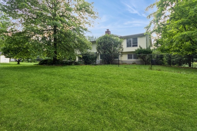 2 Demarest Rd, Chestnut Ridge, NY 10977 - view of yard