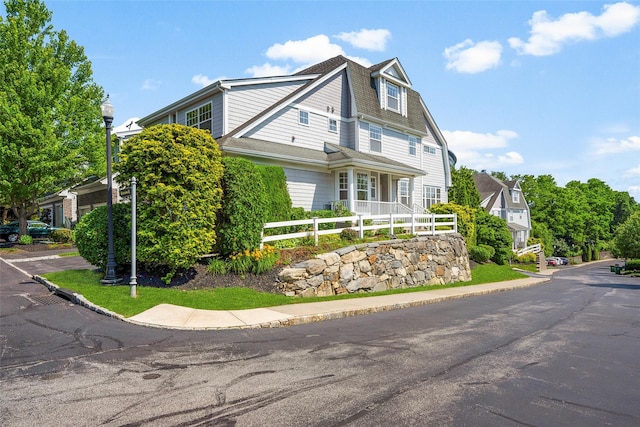 402 Waterview Dr, Poughkeepsie, NY 12601 - view of front of house