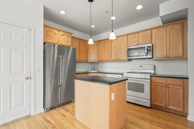 402 Waterview Dr, Poughkeepsie, NY 12601 - kitchen featuring stainless steel appliances, a kitchen island, light wood-style floors, decorative light fixtures, and recessed lighting