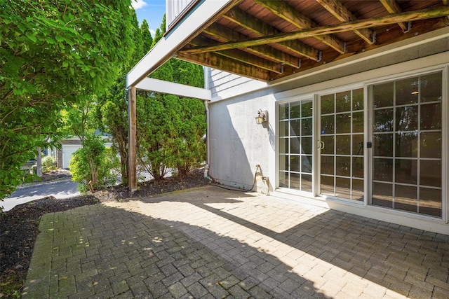 402 Waterview Dr, Poughkeepsie, NY 12601 - view of patio / terrace