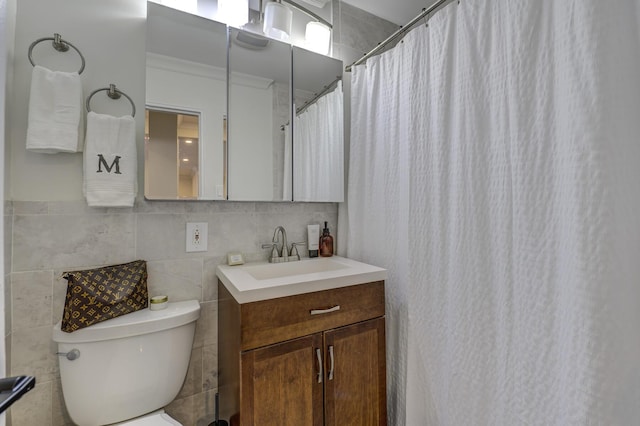 5 Birchwood Ct Unit 4N, Mineola, NY 11501 - full bath with vanity, tile walls, backsplash, and a shower with shower curtain
