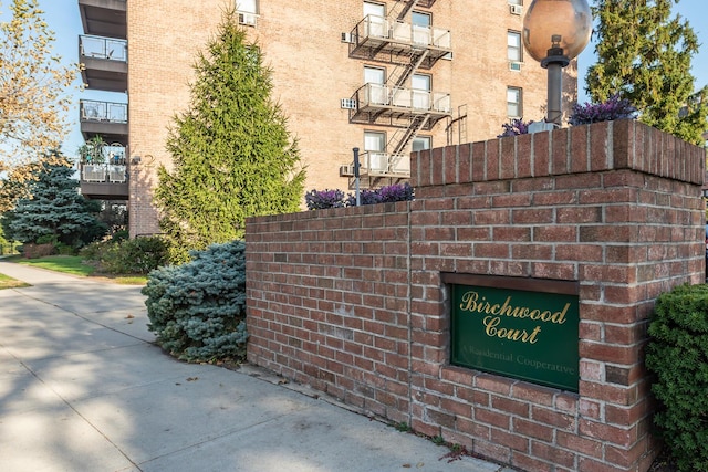 5 Birchwood Ct Unit 4N, Mineola, NY 11501 - view of community sign