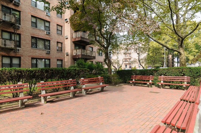 5 Birchwood Ct Unit 4N, Mineola, NY 11501 - view of home's community