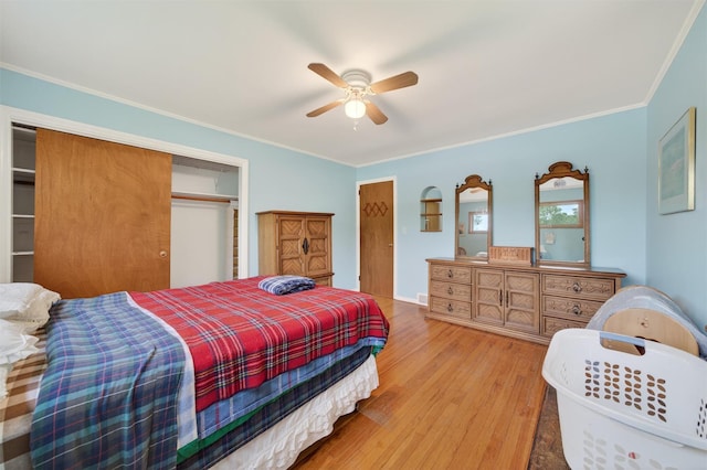 11 Seth Dr, New Hampton, NY 10958 - bedroom featuring light wood-style flooring, crown molding, a closet, and a ceiling fan