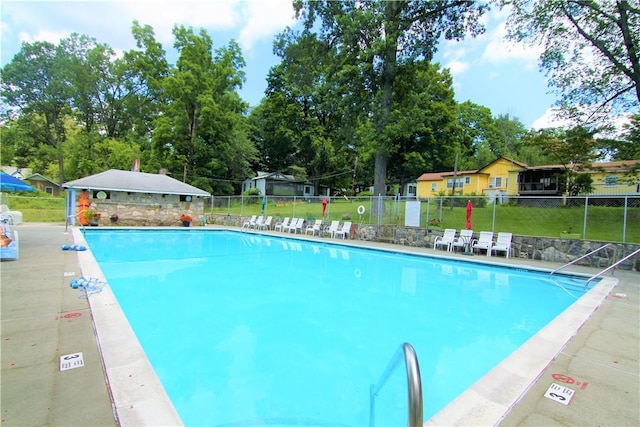 3155 Lexington Ave Unit 18Ab, Mohegan Lake, NY 10567 - view of community pool