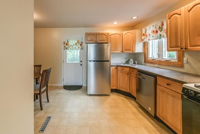 46 Van Wyck Dr, Poughkeepsie, NY 12601 - photo 7
