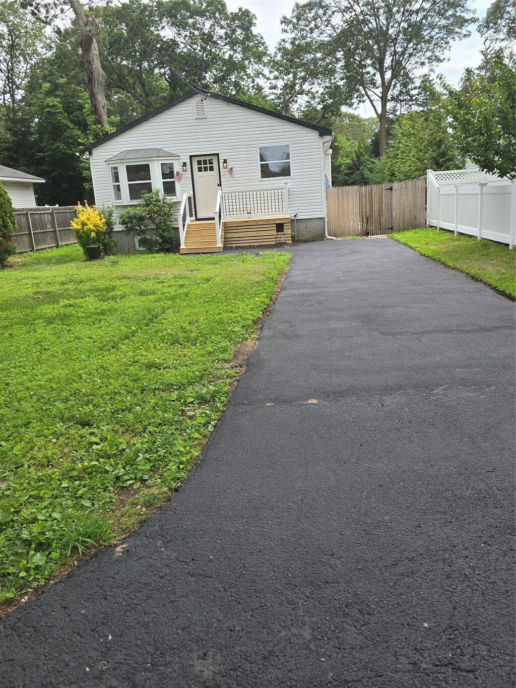 80 Oakdale Ave, Selden, NY 11784 - photo 1