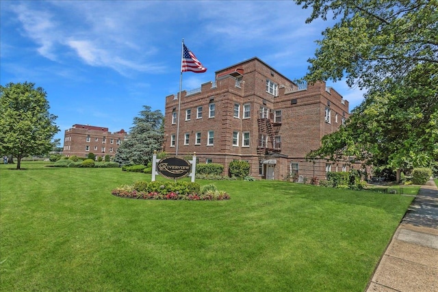 104 S Village Ave S Unit 1F, Rockville Centre, NY 11570 - view of building exterior