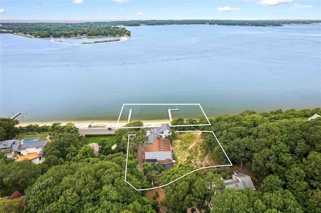 55C Shore Rd, Shelter Island, NY 11964 - view of property location featuring property boundaries highlighted and a nearby body of water