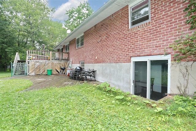 61 Buena Vista Rd, New City, NY 10956 - view of grassy yard featuring a deck