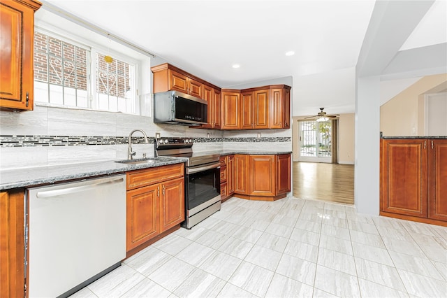 2471 Delanoy Ave, Bronx, NY 10469 - photo 30