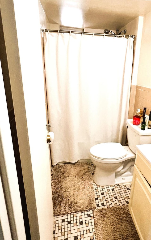 40-03 56th St, Woodside, NY 11377 - full bathroom featuring vanity and curtained shower