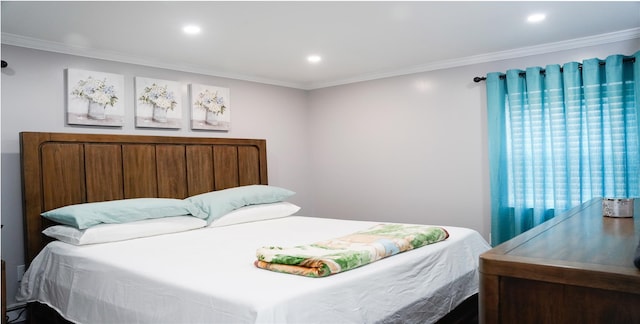 11 Boxwood Close, Hopewell Junction, NY 12533 - bedroom with ornamental molding and recessed lighting