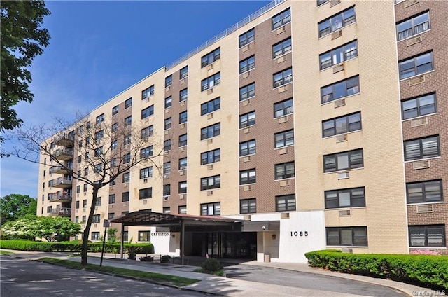 1085 Warburton Ave Unit 516, Yonkers, NY 10701 - view of apartment building / complex