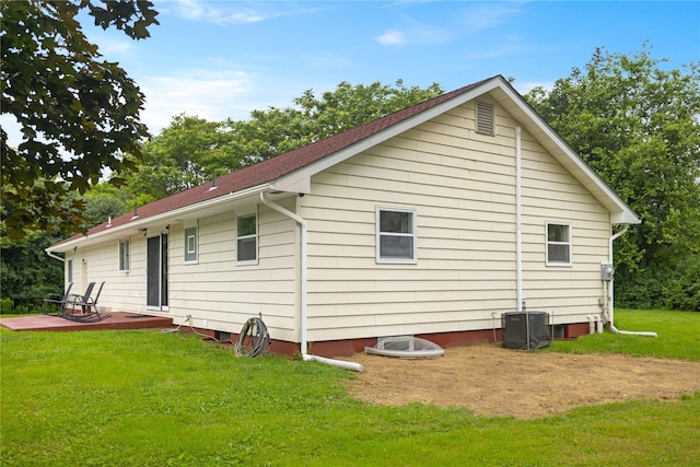 162 Airport Rd, New Hampton, NY 10958 - back of house with a lawn