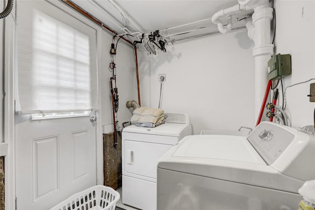 318 W Cortland Ave, Oceanside, NY 11572 - washroom with independent washer and dryer