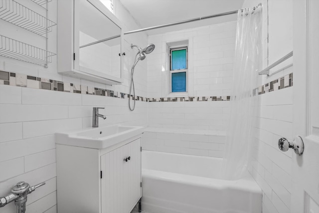 5425 Valles Ave Unit 1L, Bronx, NY 10471 - bathroom featuring shower / bathtub combination with curtain, vanity, and tile walls