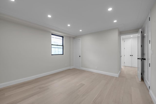 4705 Henry Hudson Pkwy W Unit 6J, Bronx, NY 10471 - unfurnished room featuring light wood-style floors and recessed lighting