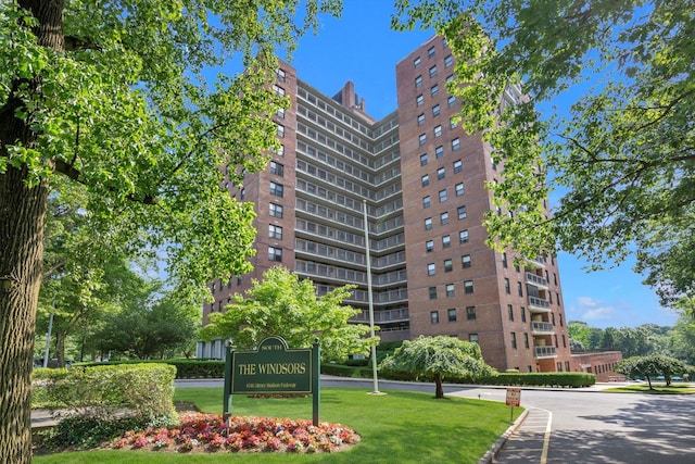 4705 Henry Hudson Pkwy W Unit 6J, Bronx, NY 10471 - view of apartment building / complex