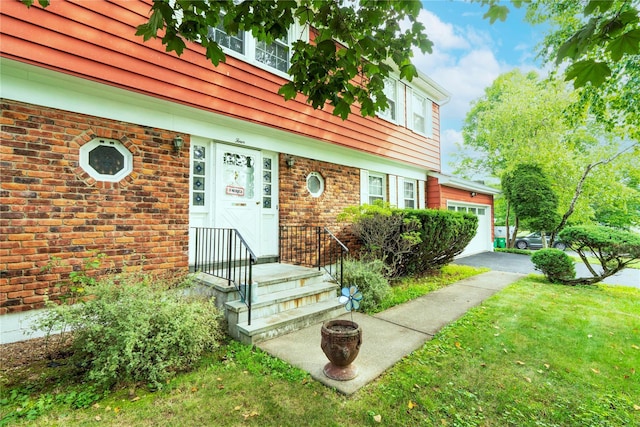 4 Pasture Ln, Poughkeepsie, NY 12603 - view of front of house featuring a garage and a front yard