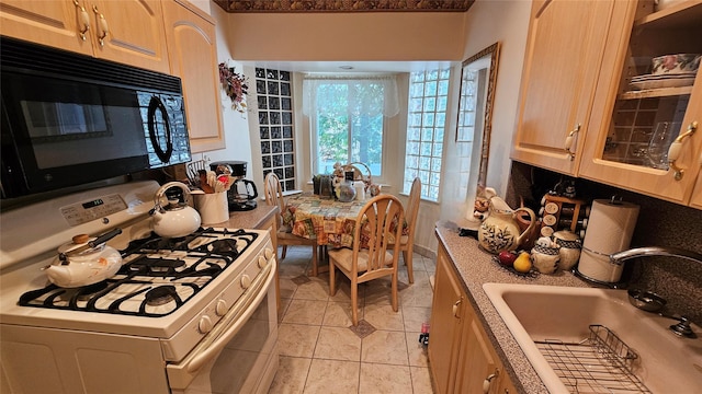 10811 65th Rd, Forest Hills, NY 11375 - photo 5