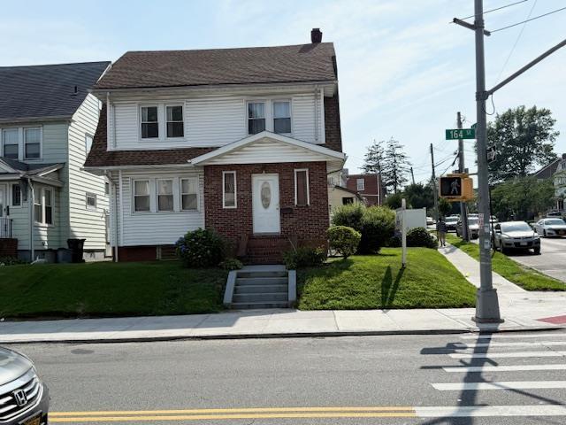 8456 164th St, Jamaica Estates, NY 11432 - photo 2
