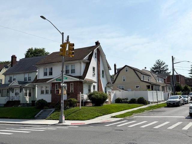 8456 164th St, Jamaica Estates, NY 11432 - photo 4