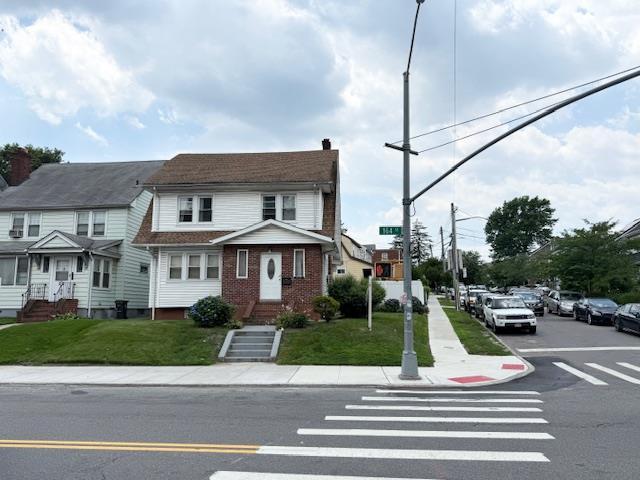 8456 164th St, Jamaica Estates, NY 11432 - photo 1