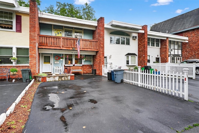 114 Halgren Cres, Haverstraw, NY 10927 - townhome / multi-family property featuring a balcony