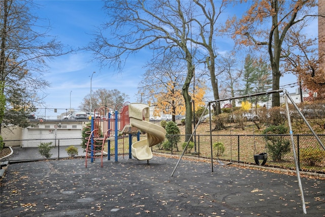 4 Sadore Ln Unit 3E, Yonkers, NY 10710 - view of community jungle gym