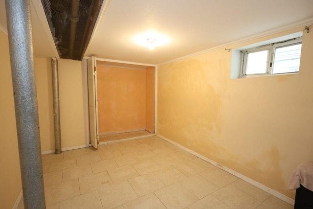 10416 Rosita Rd, Ozone Park, NY 11417 - hall featuring baseboards