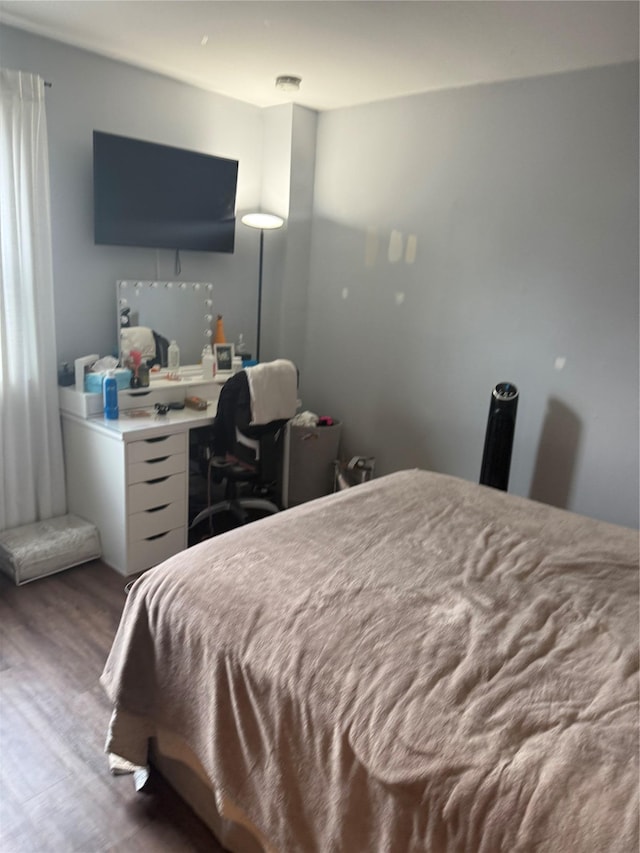 41 Chestnut St, Tuckahoe, NY 10707 - bedroom with wood finished floors