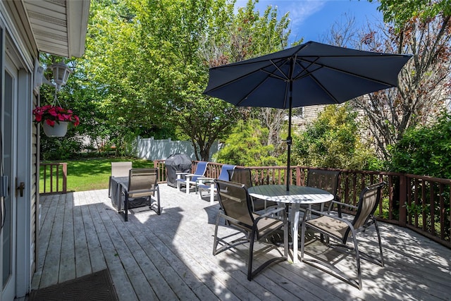 7 Garnet Ln, Plainview, NY 11803 - wooden deck featuring outdoor dining area
