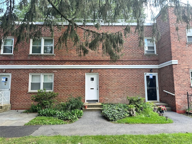 125 N Washington Ave Unit 46, Hartsdale, NY 10530 - view of front of home with brick siding