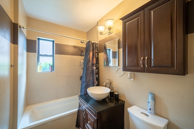 218-12 73rd Ave Unit 401A1, Oakland Gardens, NY 11364 - bathroom with shower / bath combination with curtain and vanity