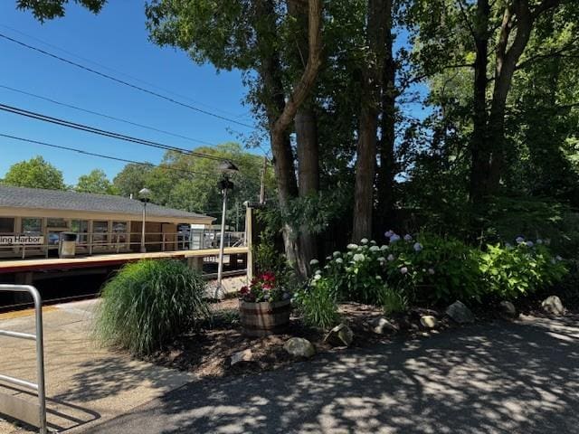 6 Cold Spring Ln, Huntington, NY 11743 - view of street with street lights