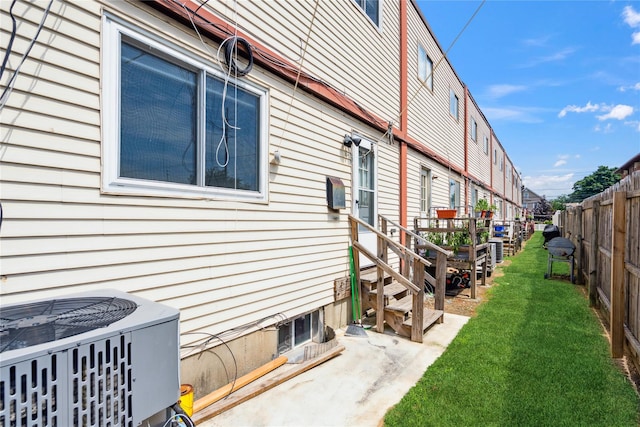 88 E Valley Stream Blvd Unit 7, Valley Stream, NY 11580 - view of property exterior featuring a central AC unit