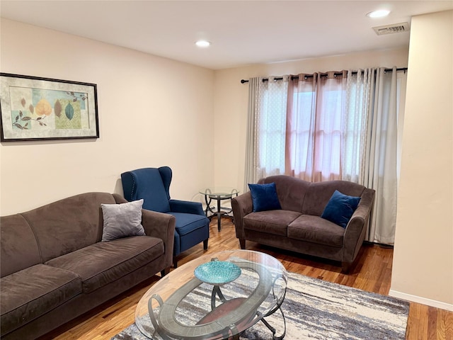 467 Scranton Ave, Lynbrook, NY 11563 - living area with wood finished floors and recessed lighting