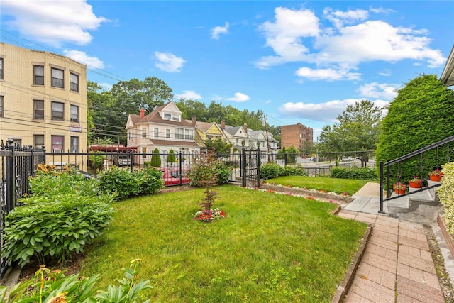 610 Van Cortlandt Park Ave, Yonkers, NY 10705 - view of yard featuring a residential view