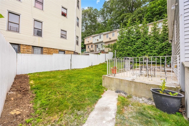 610 Van Cortlandt Park Ave, Yonkers, NY 10705 - view of yard